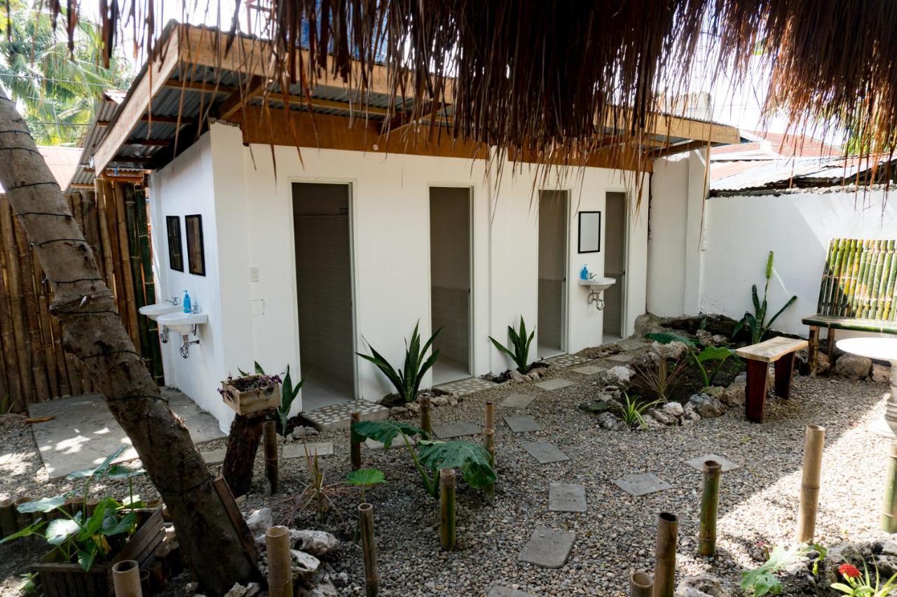 Crazy Bears Hostel Moalboal Exterior foto